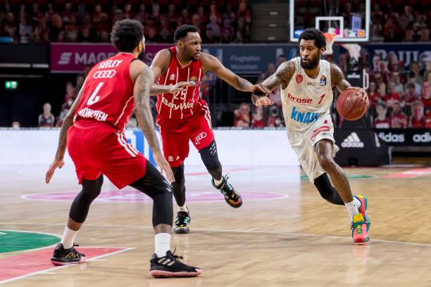 全队上下齐 全队上下齐